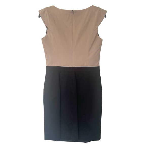 VENUS Asymmetrical Gray and Cream Sheath Dress Plunge Neckline - Picture 3 of 4